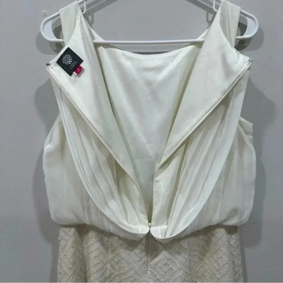 Vince Camuto Cream Sleeveless Cocktail
Dress Pleated Top and Sequin Skirt 8 - Picture 7 of 12